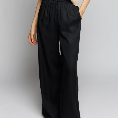 Gemma Pant lblc the label black front editorial 1 3000x 5623f3a3 4b13 437c b6fd c56e7c539314